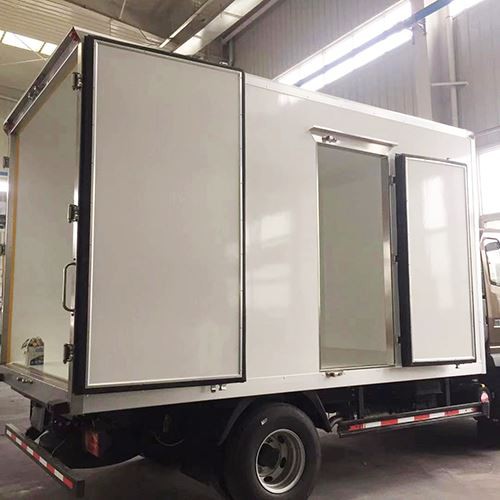 แผงไฟเบอร์กลาสสำหรับหลังคา